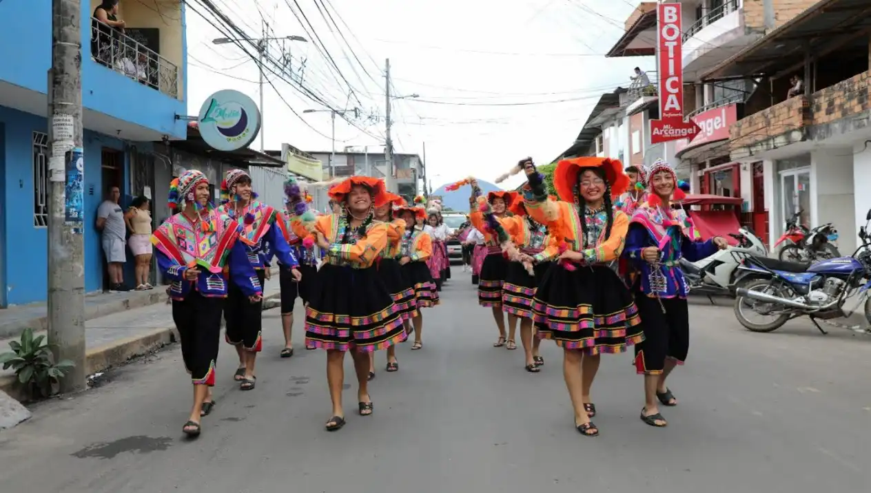 San Martín: Clausuran talleres culturales con un colorido pasacalle