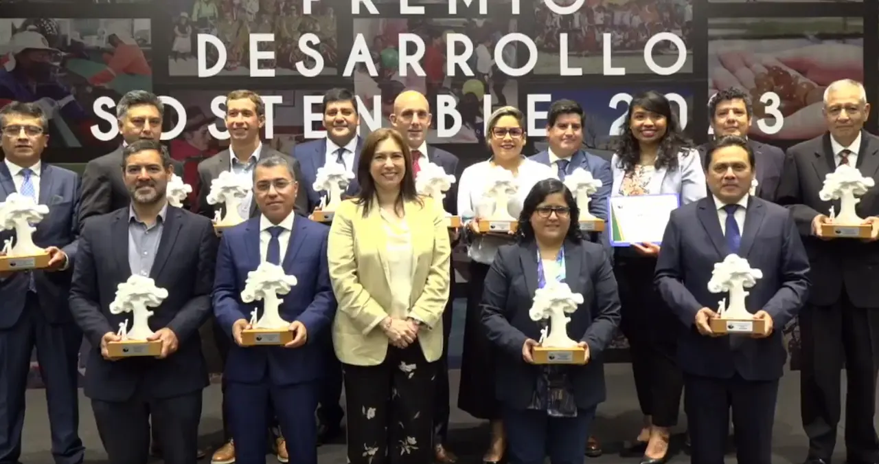 Reconocen a 13 proyectos de empresas del sector minero energético