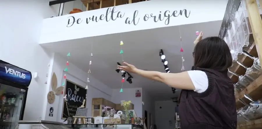 Raíces ofrece productos orgánicos en un formato libre de empaques.