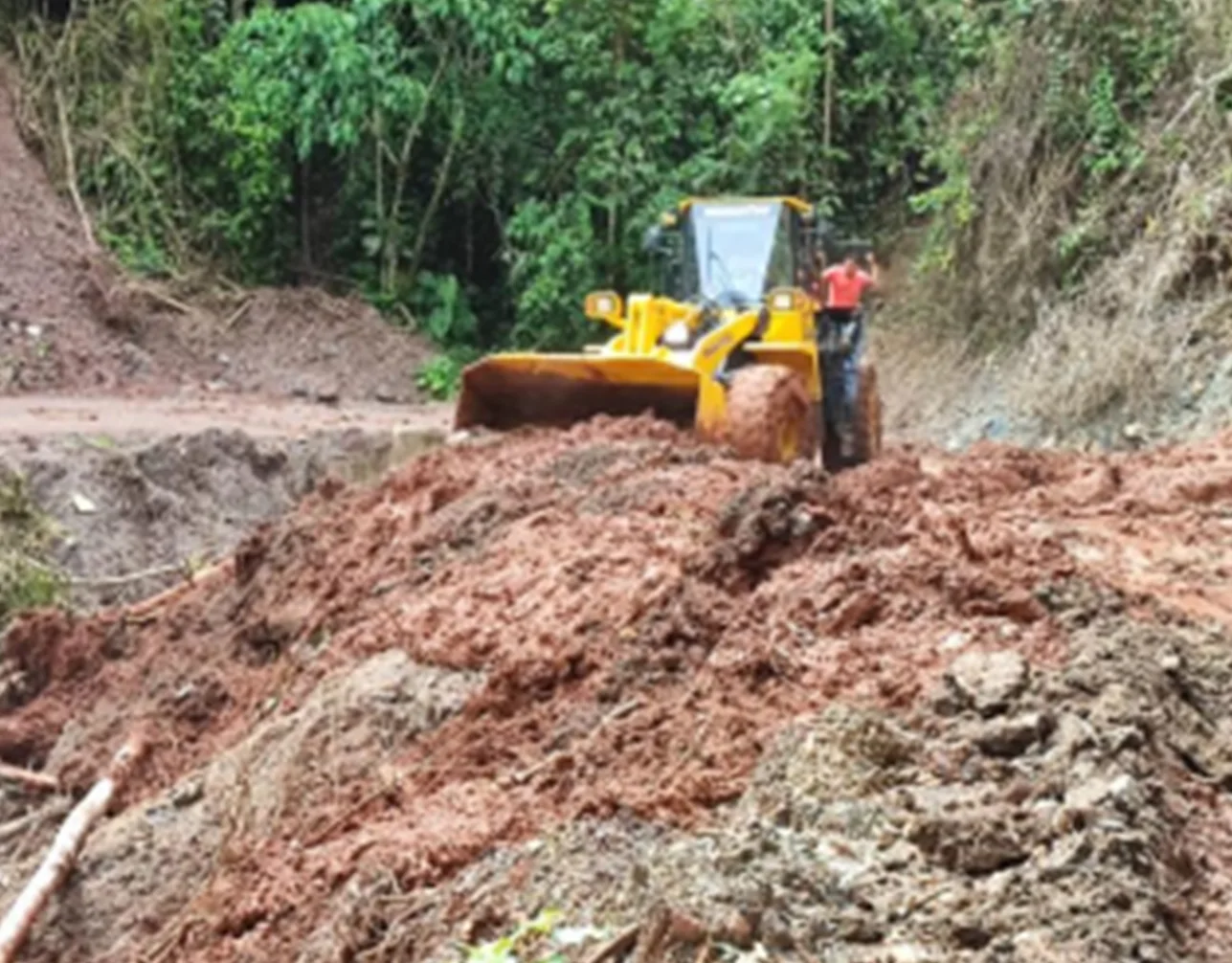 Derrumbe-en-Puerto-Bermudez-Pasco-Foto-COEN