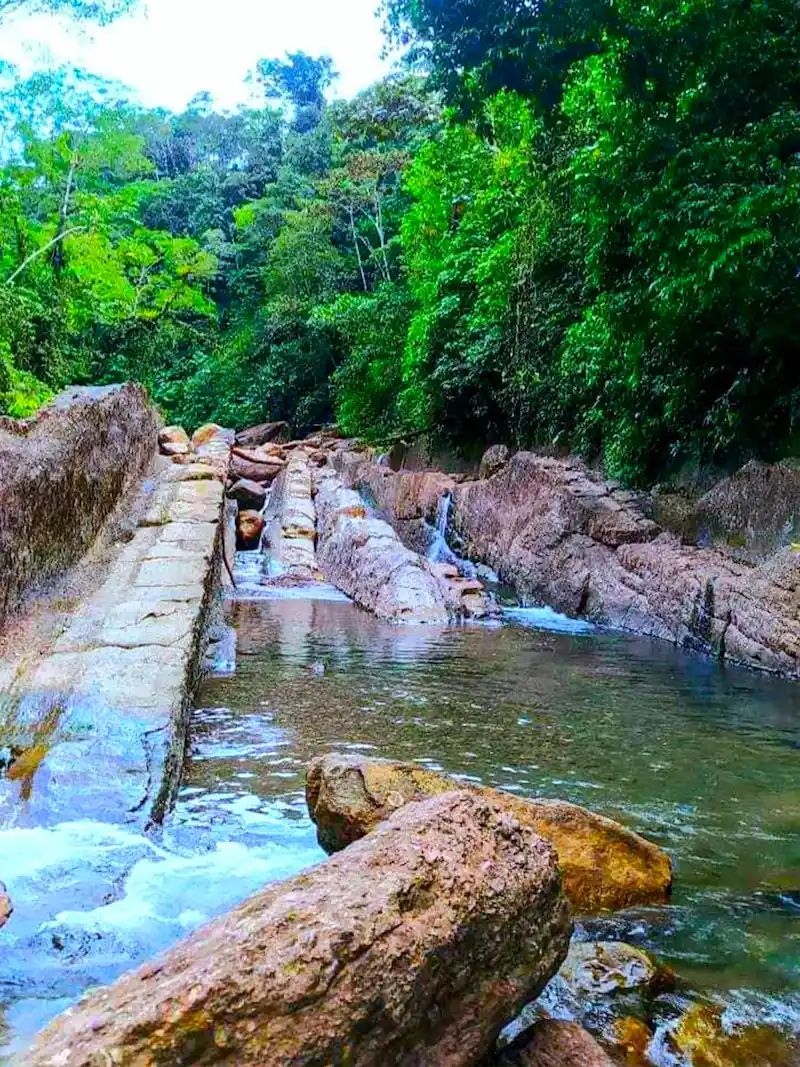 Para llegar al Tobogán del Encanto de la Novia hay que caminar entre 20 a 30 minutos. (Foto: Eco Turismo Aguaytía).