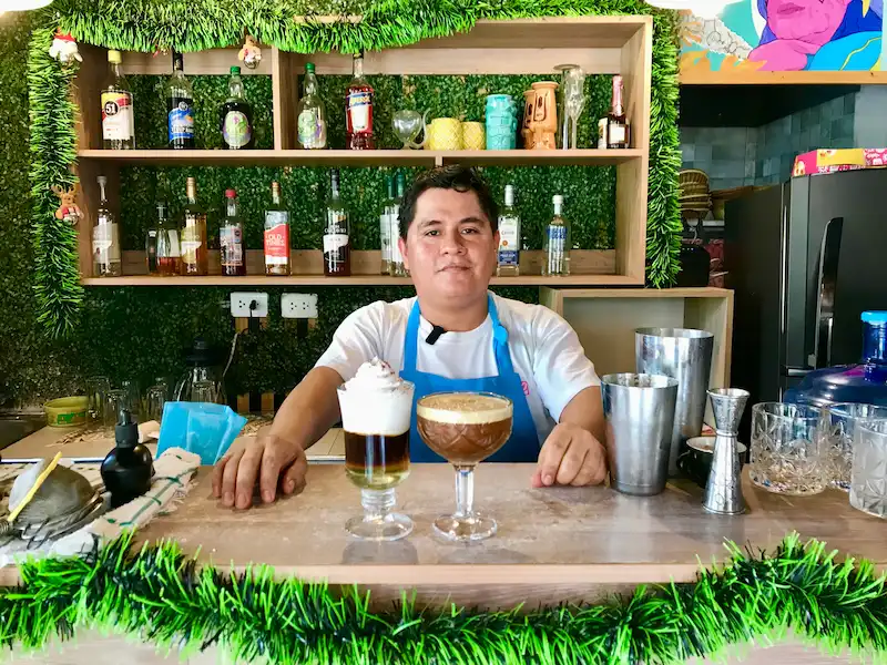 Warmi cuenta con bebidas de café con pisco, vodka y whiskey.