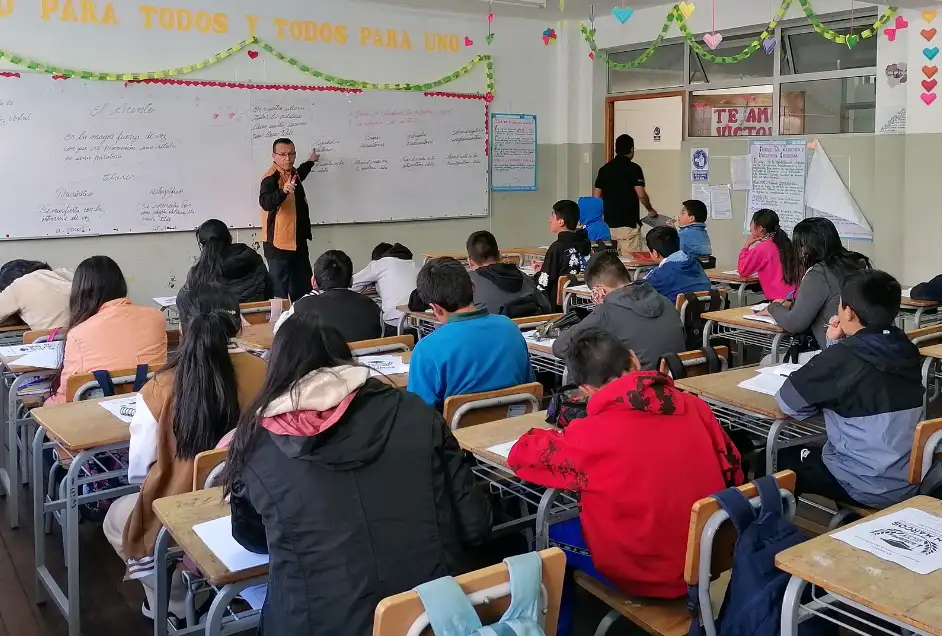 La pandemia de la COVID-19 ha influido en el aumento de la deserción escolar en Perú. Foto: Facebook colegio Vïctor E. Vivar.