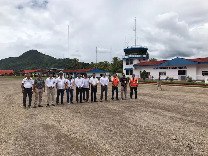 Autoridades de Leoncio Prado y ATSA realizaron una conferencia en el aeropuerto de Tingo María, región Huánuco. (Foto: Inforegión).