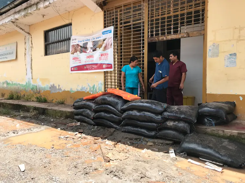 La posta de salud de la localidad también se vio afectada por la inundación. (Foto: Inforegión).