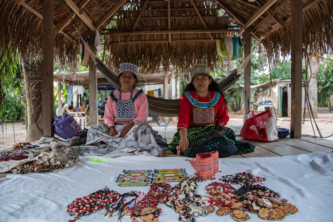 Artesanía fomenta desarrollo económico en comunidad nativa San Francisco