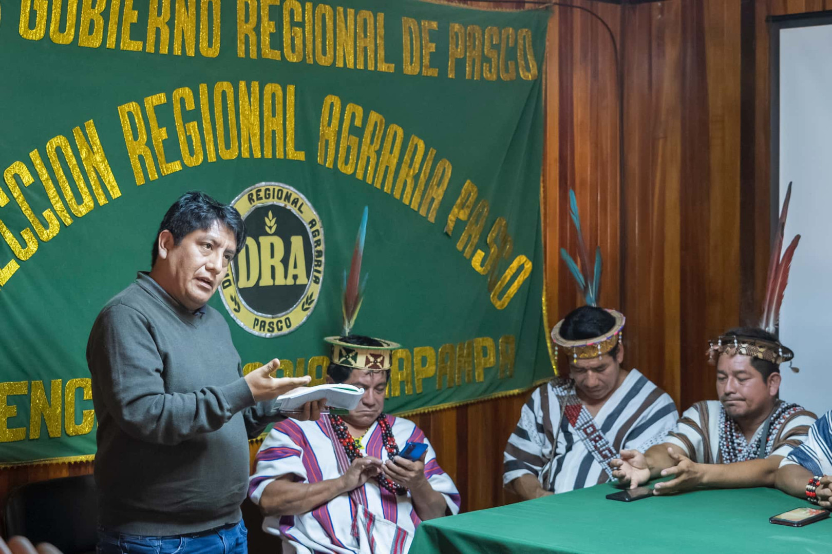 Organizaciones indígenas en busca de la solución.