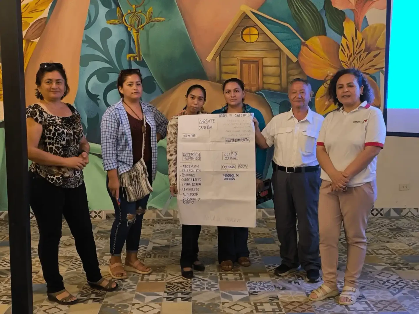 Empresarios satipeños fortalecen habilidades en gestión de hospedajes