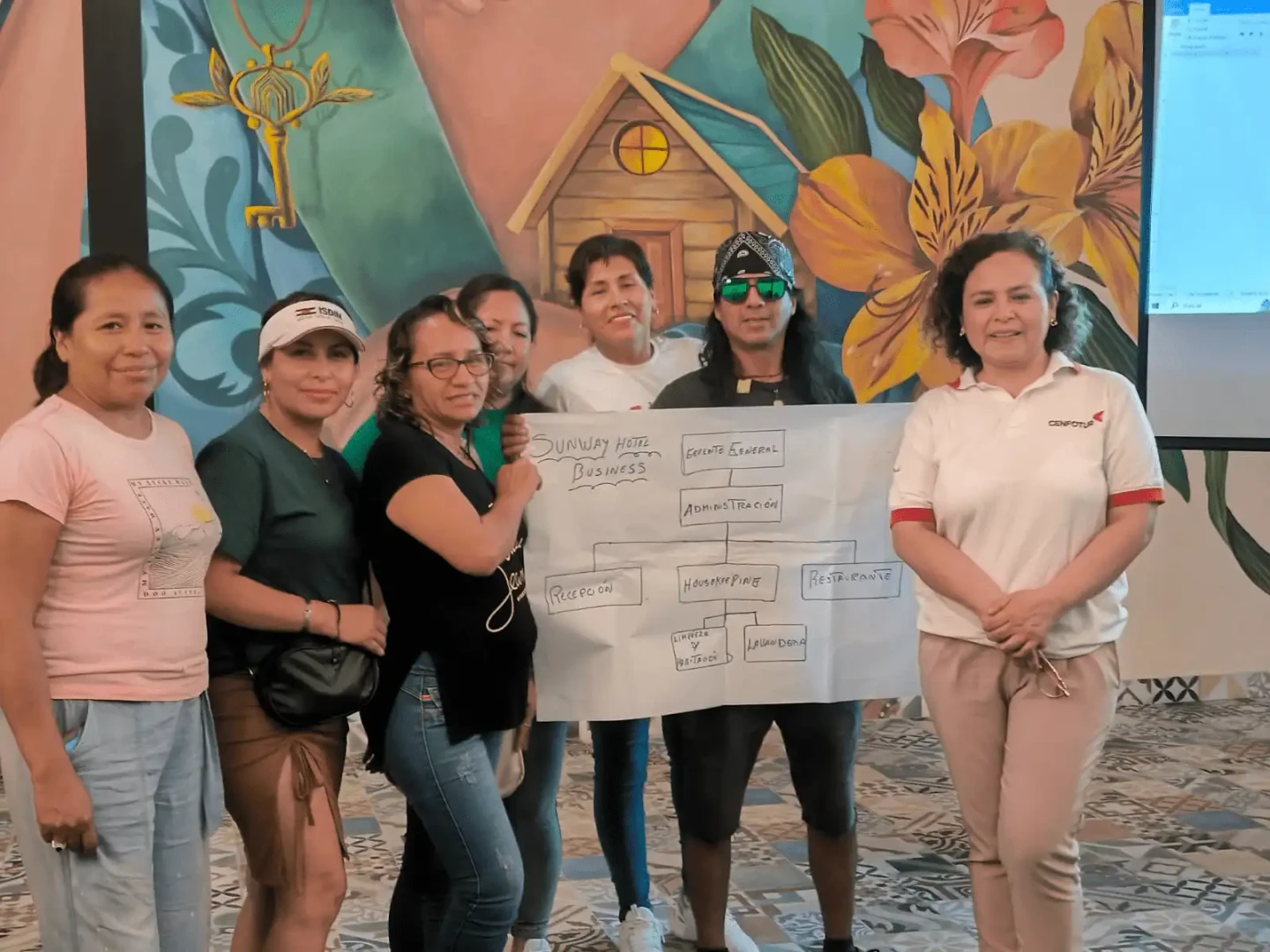 Empresarios satipeños fortalecen habilidades en gestión de hospedajes