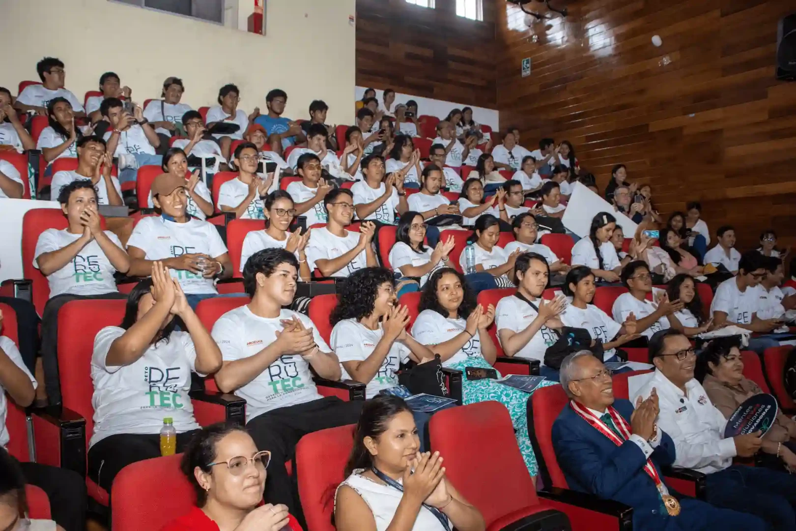 Jóvenes ucayalinos presentan propuestas innovadoras y sostenibles en el Reto Perú Tec