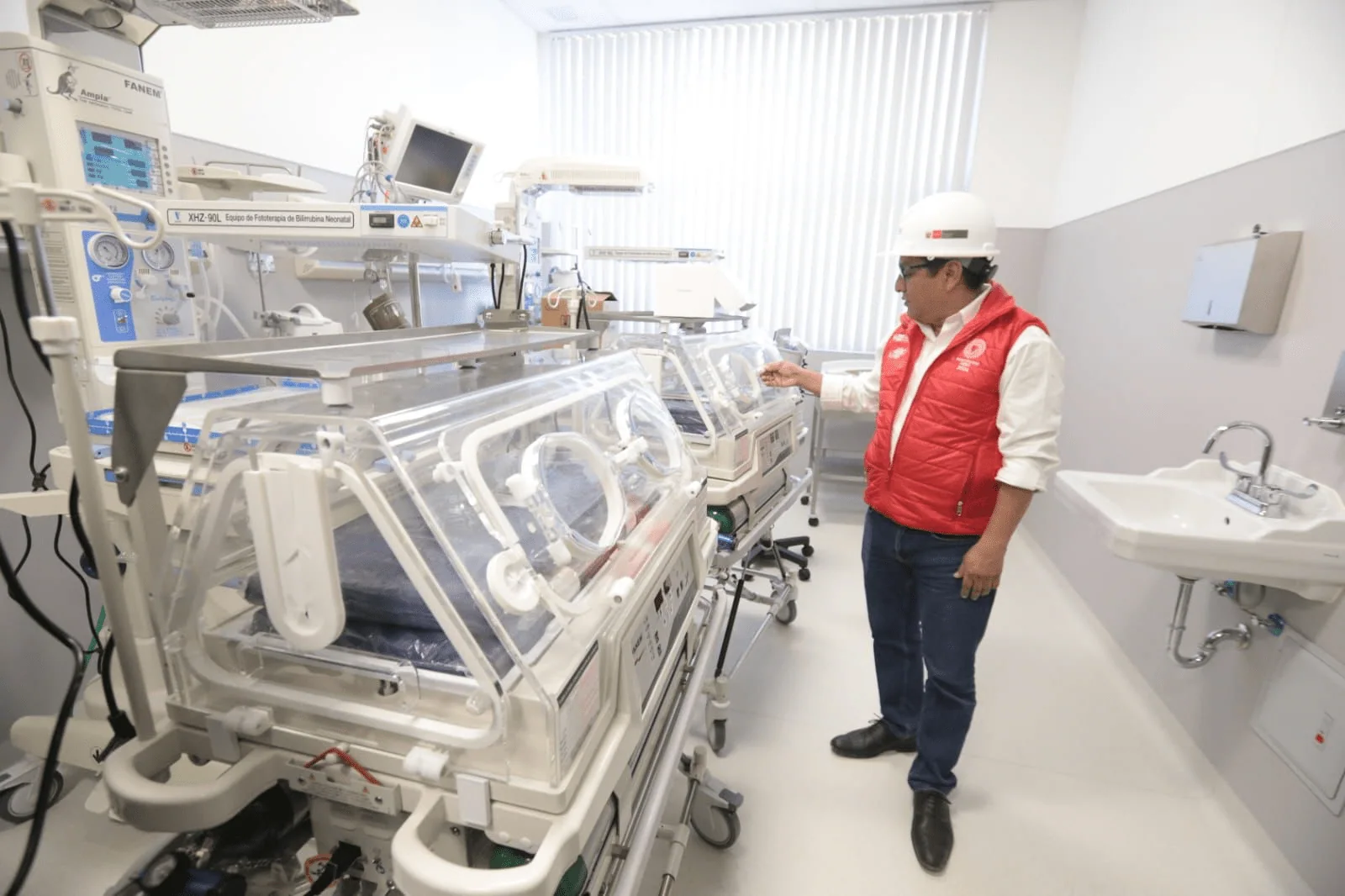 Ultiman detalles antes de la marcha blanca e inauguración del nuevo hospital de Llata