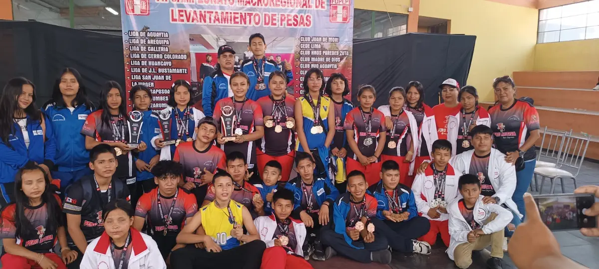 Aguaytía ganó 41 medallas en campeonato de levantamiento de pesas en Arequipa