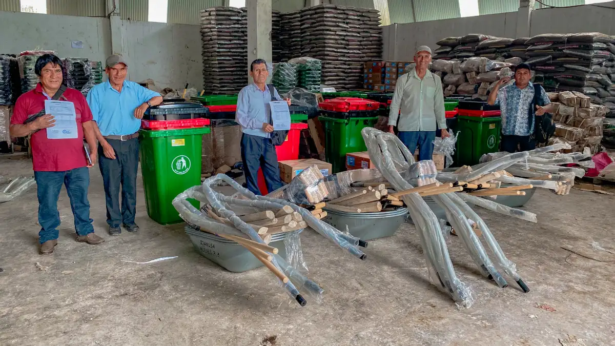 Entrega más de 3000 herramientas para fortalecer actividades comunitarias en Huánuco