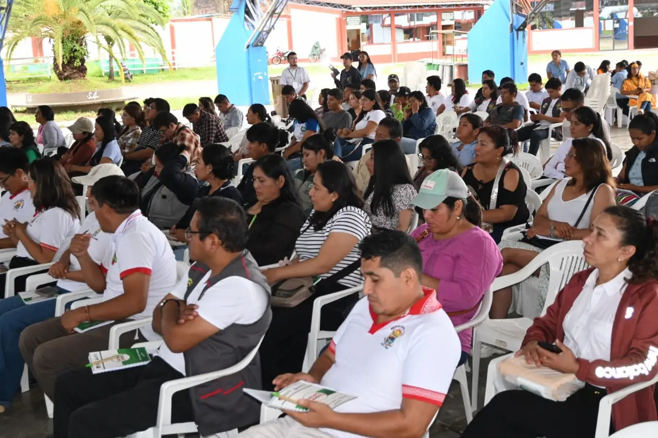 Más de 100 funcionarios se capacitan en gestión de residuos sólidos en Satipo