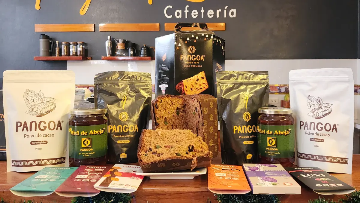 Presentan panetón elaborado con miel, café y cacao