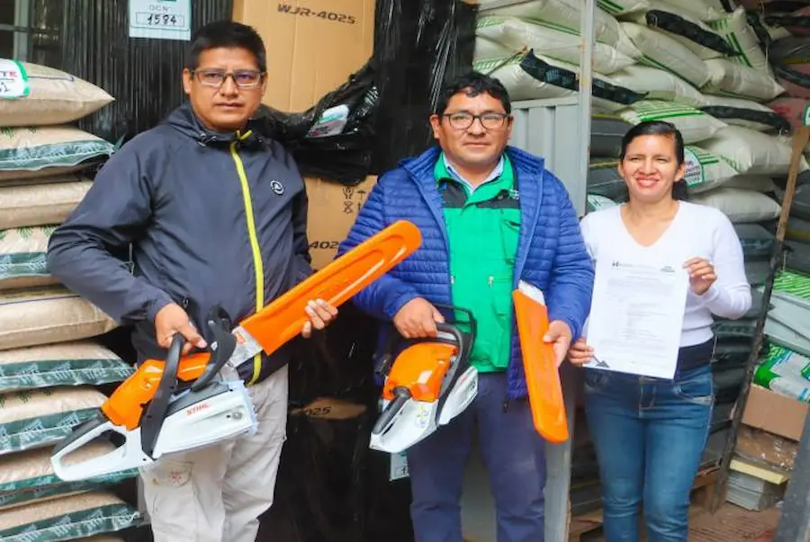 Entregan herramientas por casi S_50 000 a cooperativa cacaotera en Aucayacu
