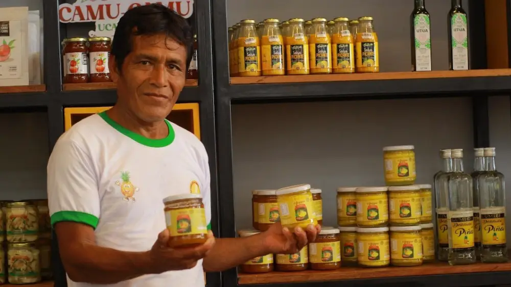 Edgar Cipriano-El líder que transformó Padre Abad con la piña golden