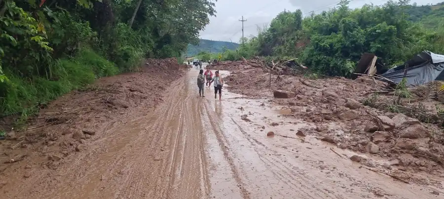 Río Panga se desborda tras fuertes lluvias en Mazamari
