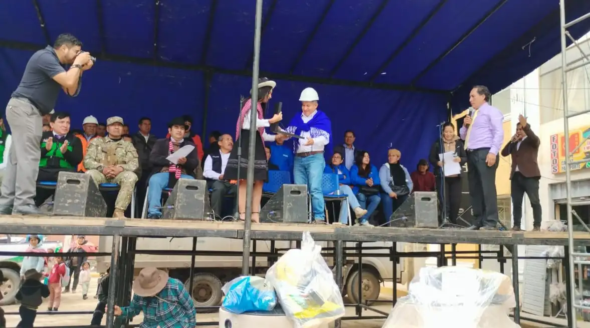 Huánuco: Autoridades dan inicio a obras del estadio municipal en Llata