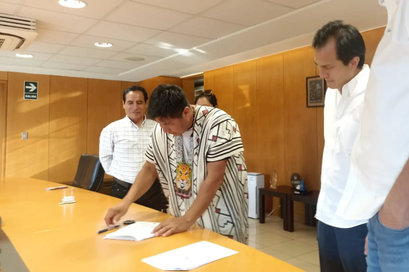 Comunidad nativa firma convenio para la venta de créditos de carbono