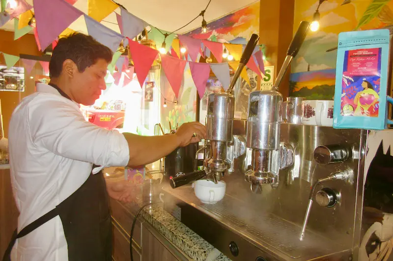 Café Valdez abrió sus puertas en el 2015 y fue la primera cafetería en Tingo María.