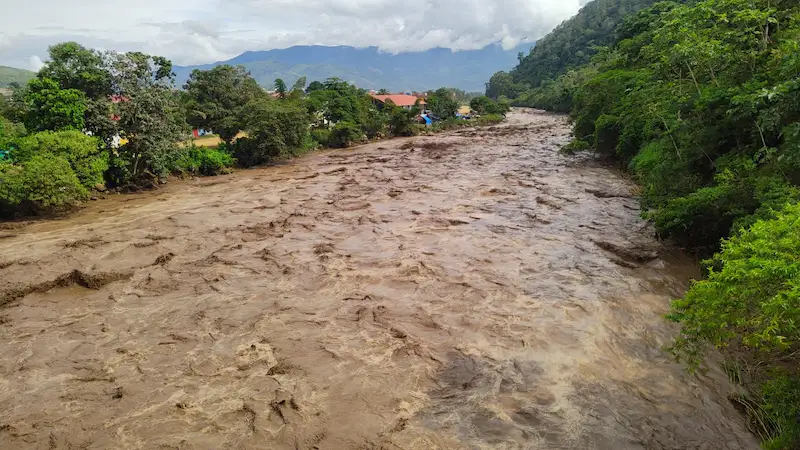 Las lluvias generaron que varías vías queden bloqueadas, además que plantaciones de la zona se vieran afectadas.