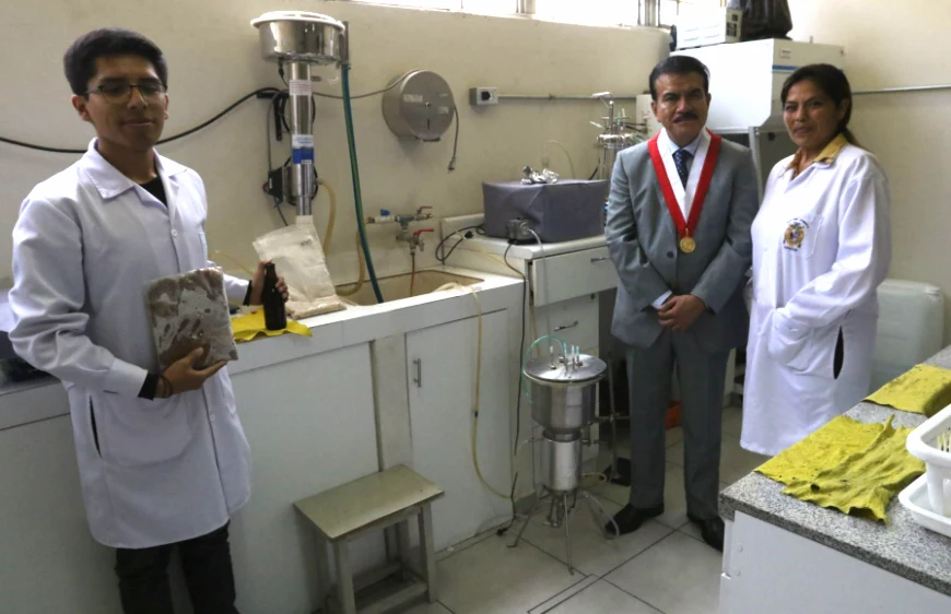 Universitarios fabrican cerveza artesanal con plátano morado, oca y pallar