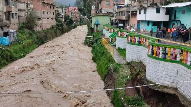 Indeci recomienda alejarse de cables eléctricos o torres de alta tensión. (Foto: Muni Huariaca).