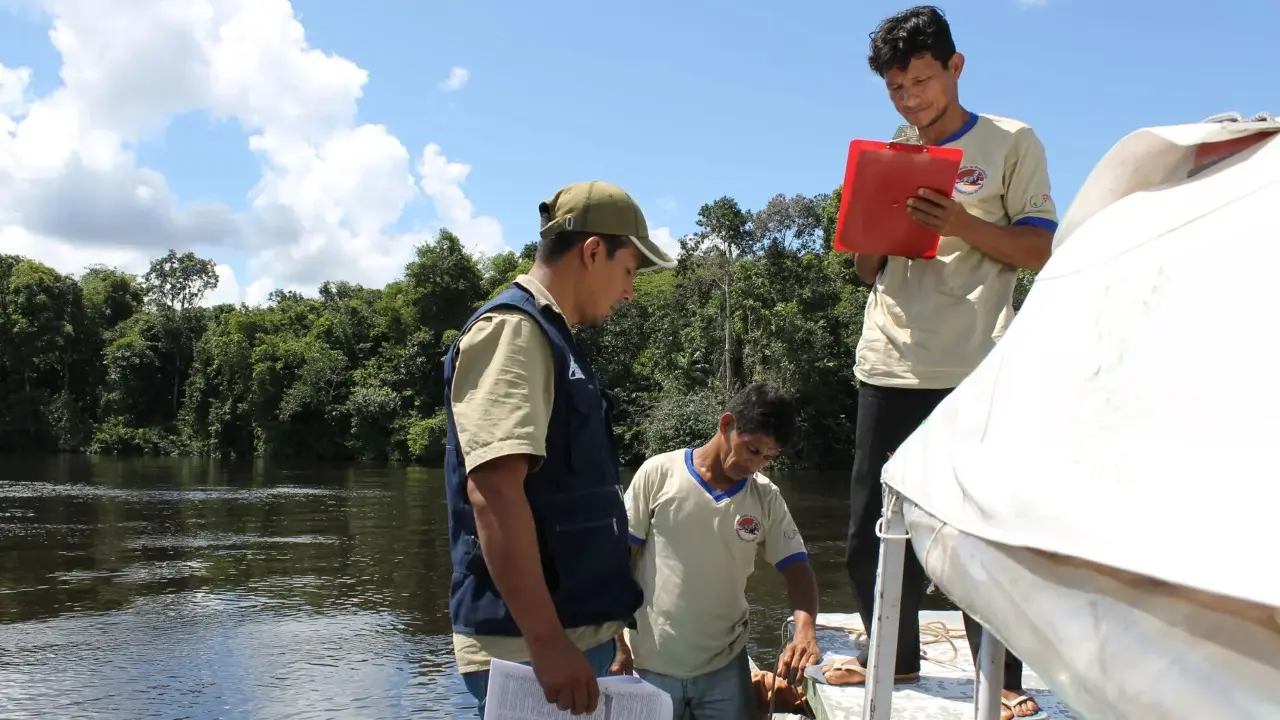 Patrullaje e intervención comunal en el Área de Conservación Regional (ACR) Alto Nanay, Pintuyacu, Chambira (foto: Fernando Arévalo/SPDA).