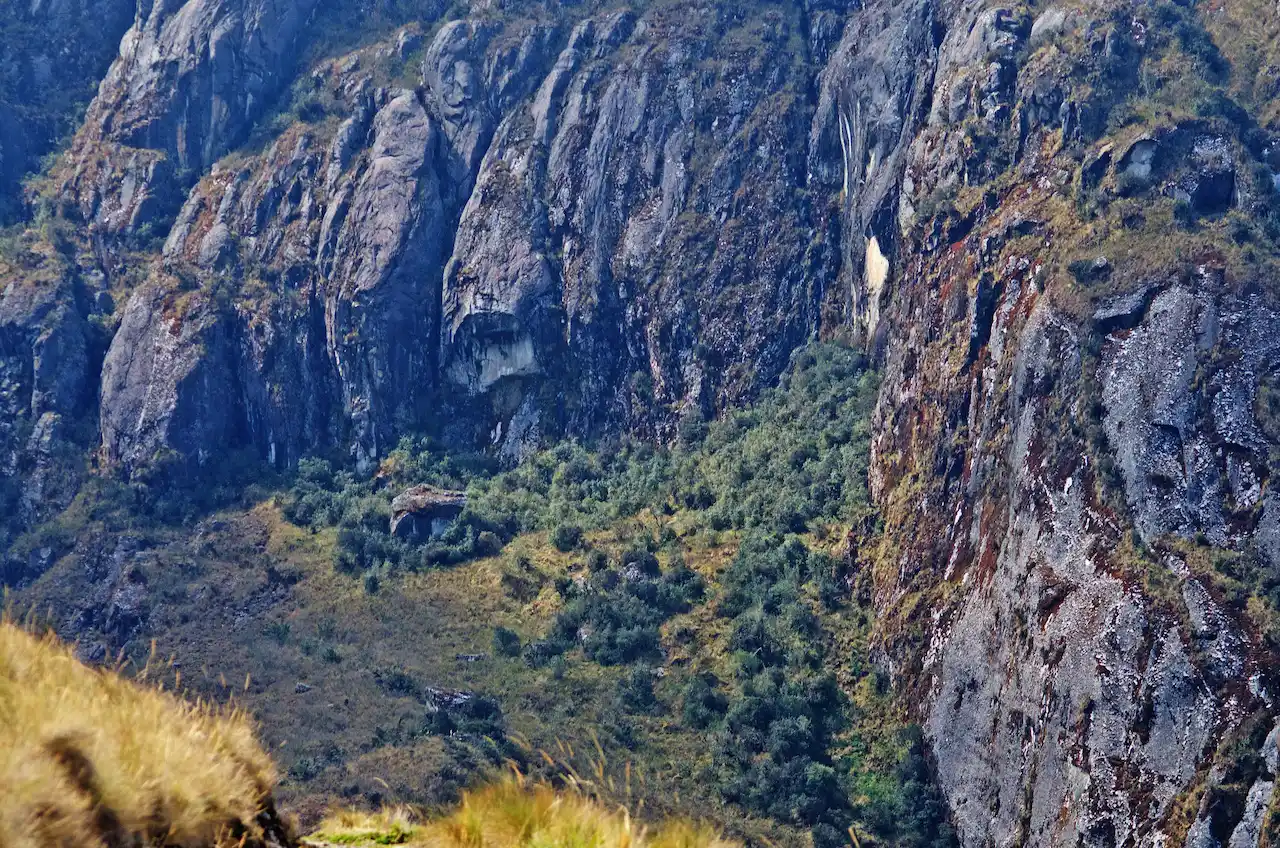 “Un lugar místico oculto entre las nubes y las montañas”