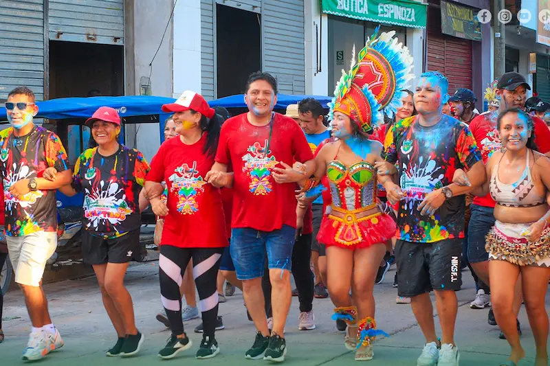 Este festival de la región Ucayali es colorido, ya que las personas se pintan los rostros.