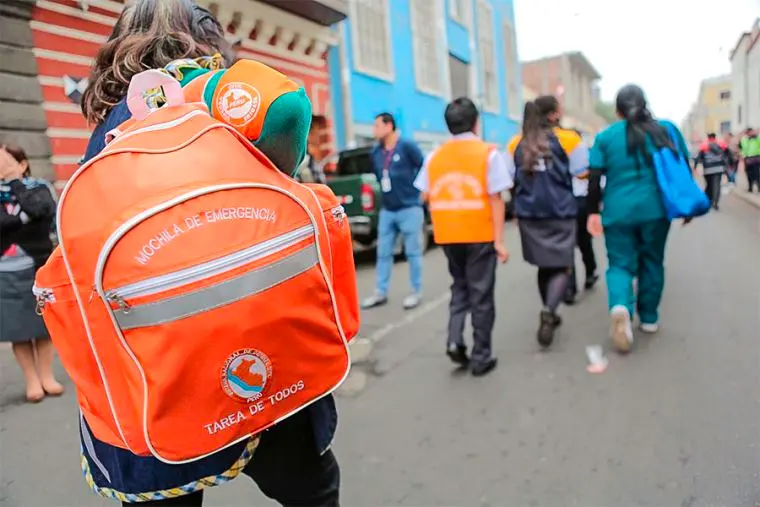 Indeci sugiere que las familias de Satipo tengan sus mochilas de emergencia. (Foto: Indeci).