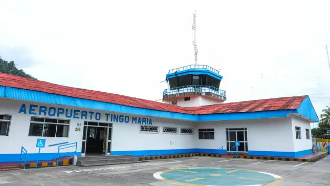 Alerta por incendio en pista de aterrizaje del Aeropuerto de Tingo María