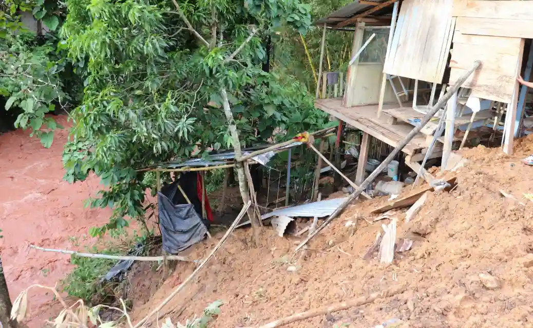 Huánuco: Damnificados por deslizamiento reciben ayuda humanitaria