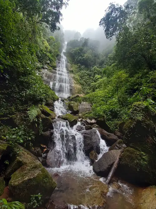 Catarata Castillo Encantado tiene una caída de agua de más de 100 metros. (Foto: Zumag Perú).