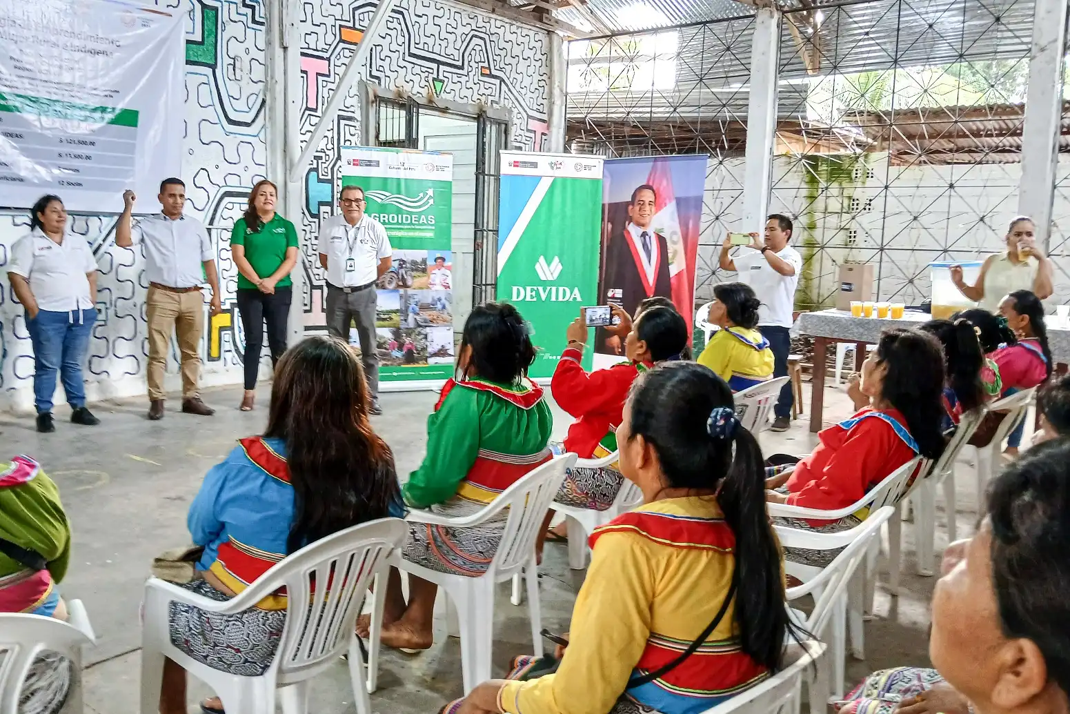 artesanas Ucayali--Emprendedoras-shipibo-konibo-reciben-impulso-economico-II.webp