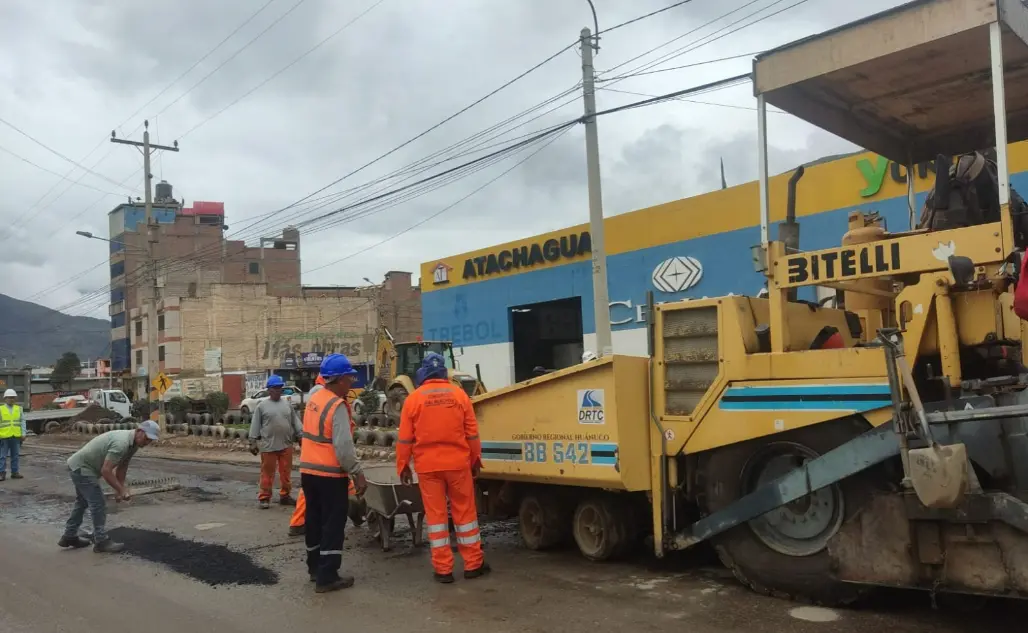 Huánuco: Desarrollan labores de mantenimiento en la carretera central
