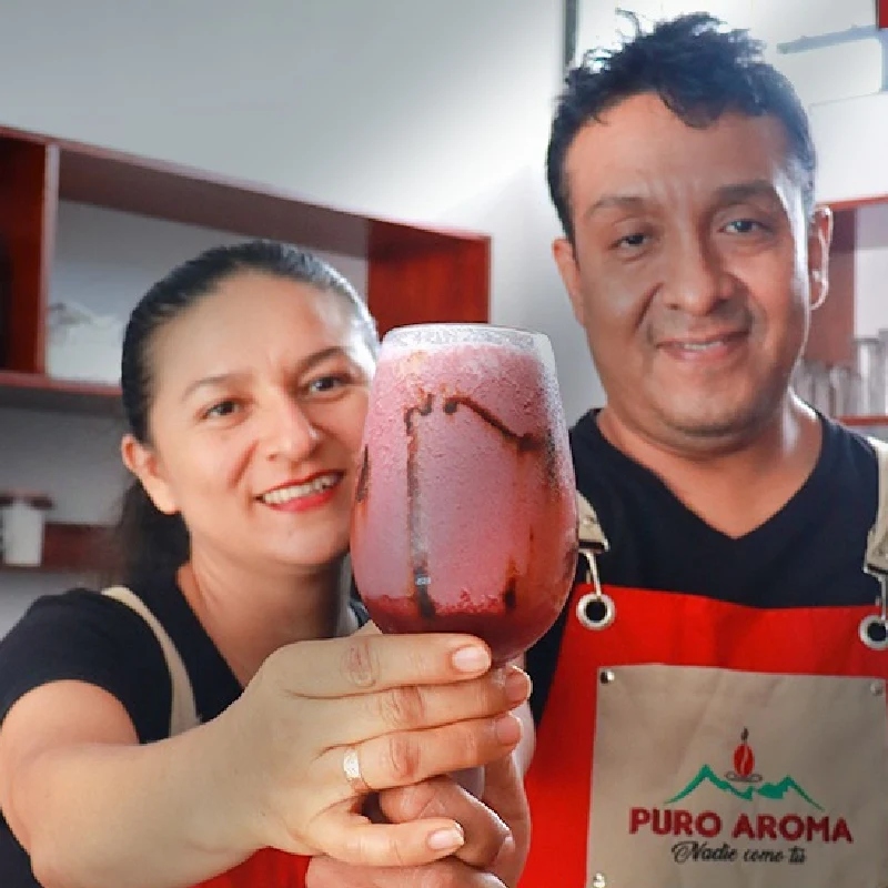 Jady Coronel y su esposo Iván Zuñiga abrieron Puro Aroma en 2012. (Foto: Puro Aroma).