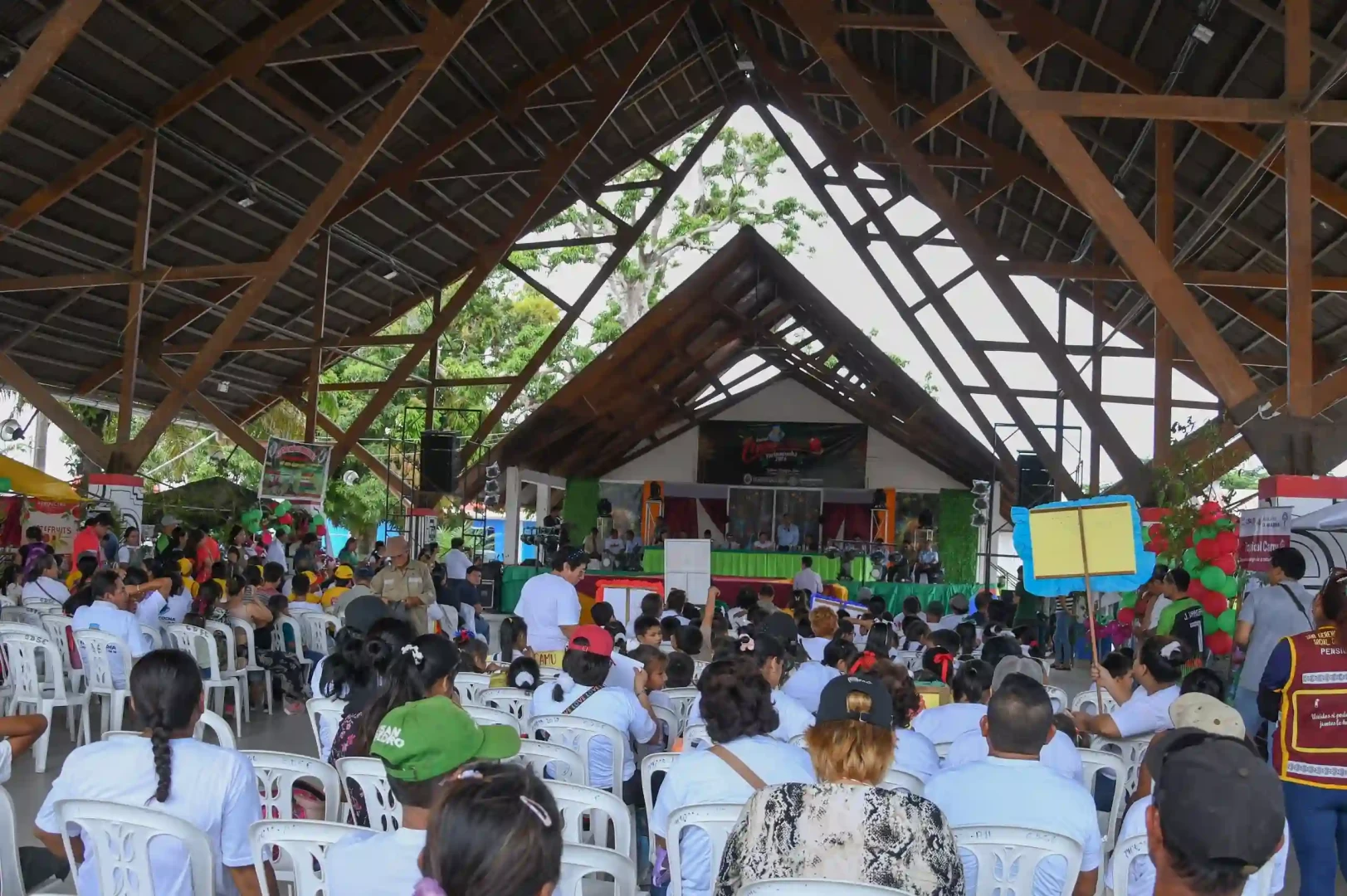 Productores ucayalinos celebraron Festival del Camu Camu en Yarincocha