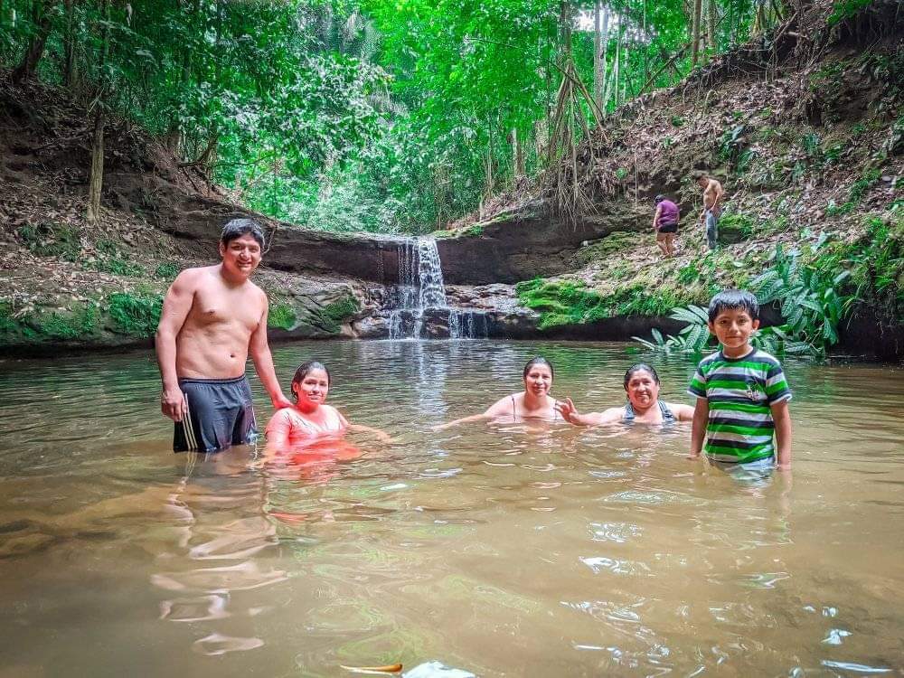 Poza de Santa Rosa de Chachi: Un paraíso natural en Ucayali