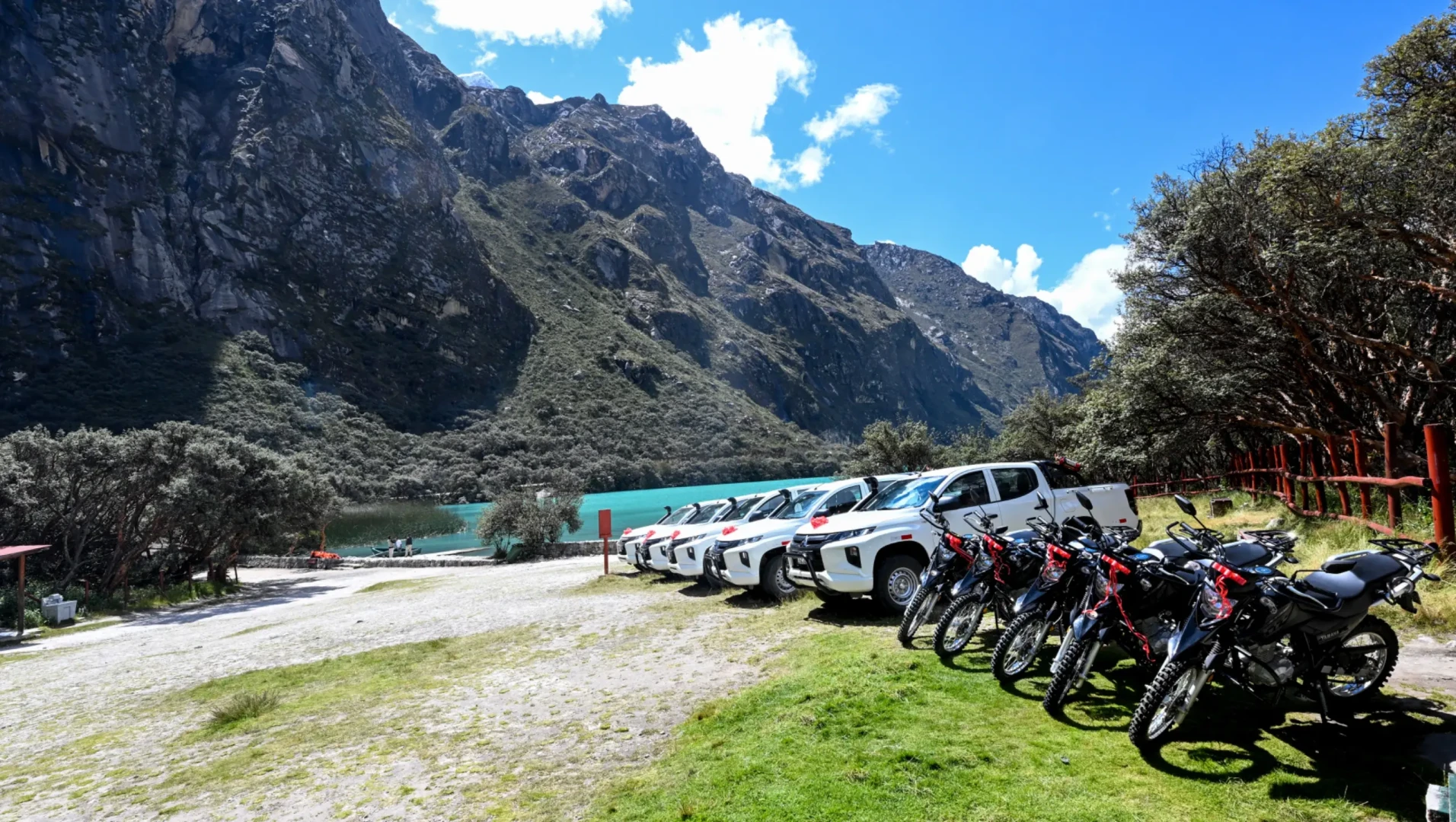 Huaraz: Los vehículos se utilizarán para reforzar las actividades de vigilancia y control en el Parque Nacional Huascarán. (Foto: Ministerio del Ambiente).