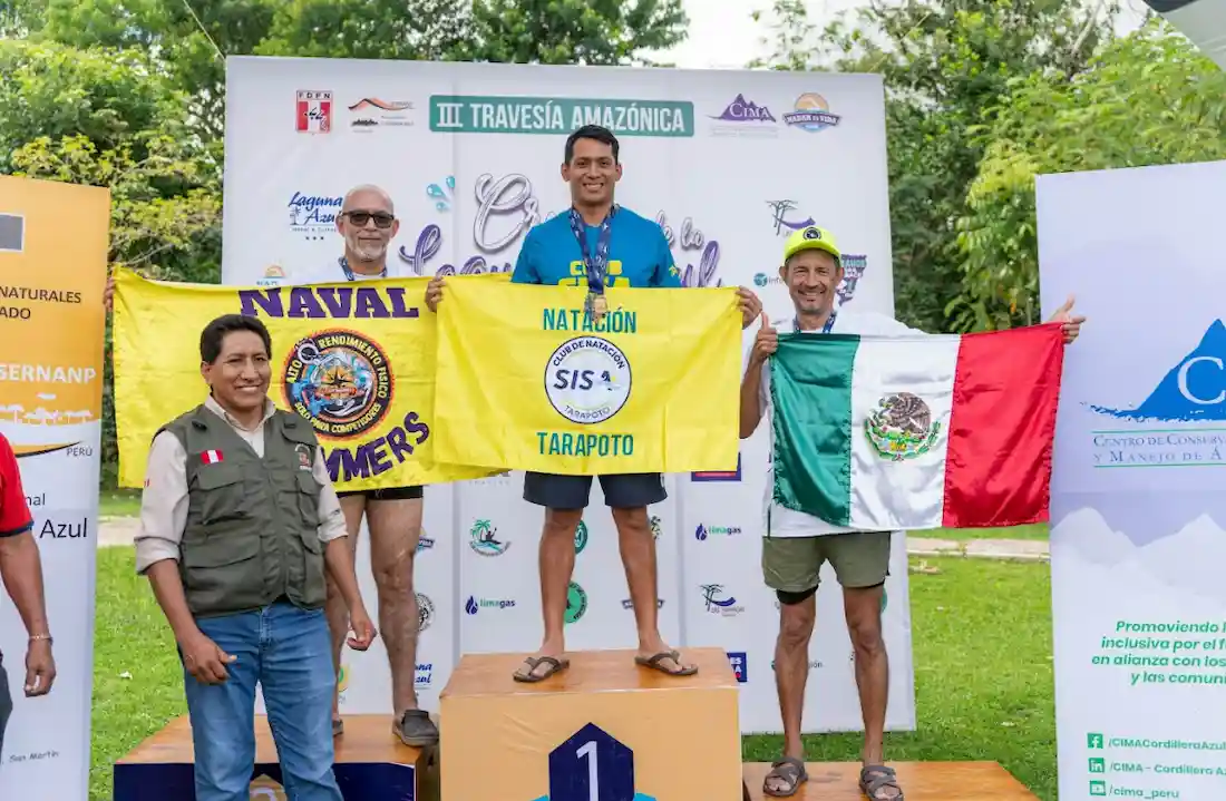 Laguna Azul: Torneo de nado permitió difundir importancia de la conservación ambiental