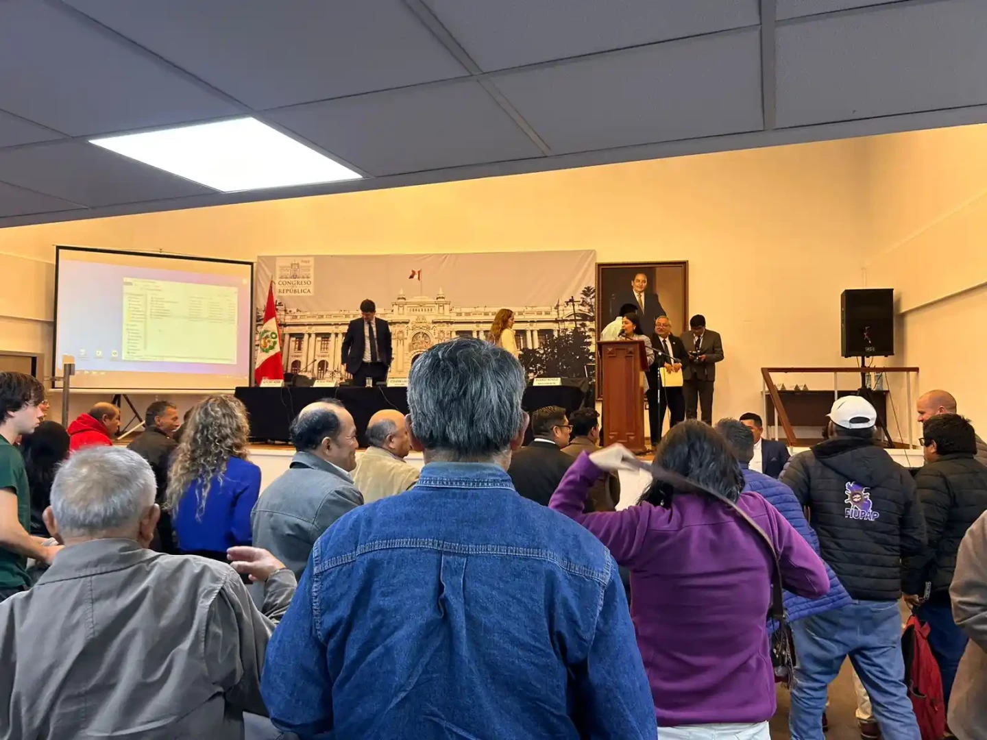 Pesca industrial amenaza biodiversidad marina en áreas protegidas