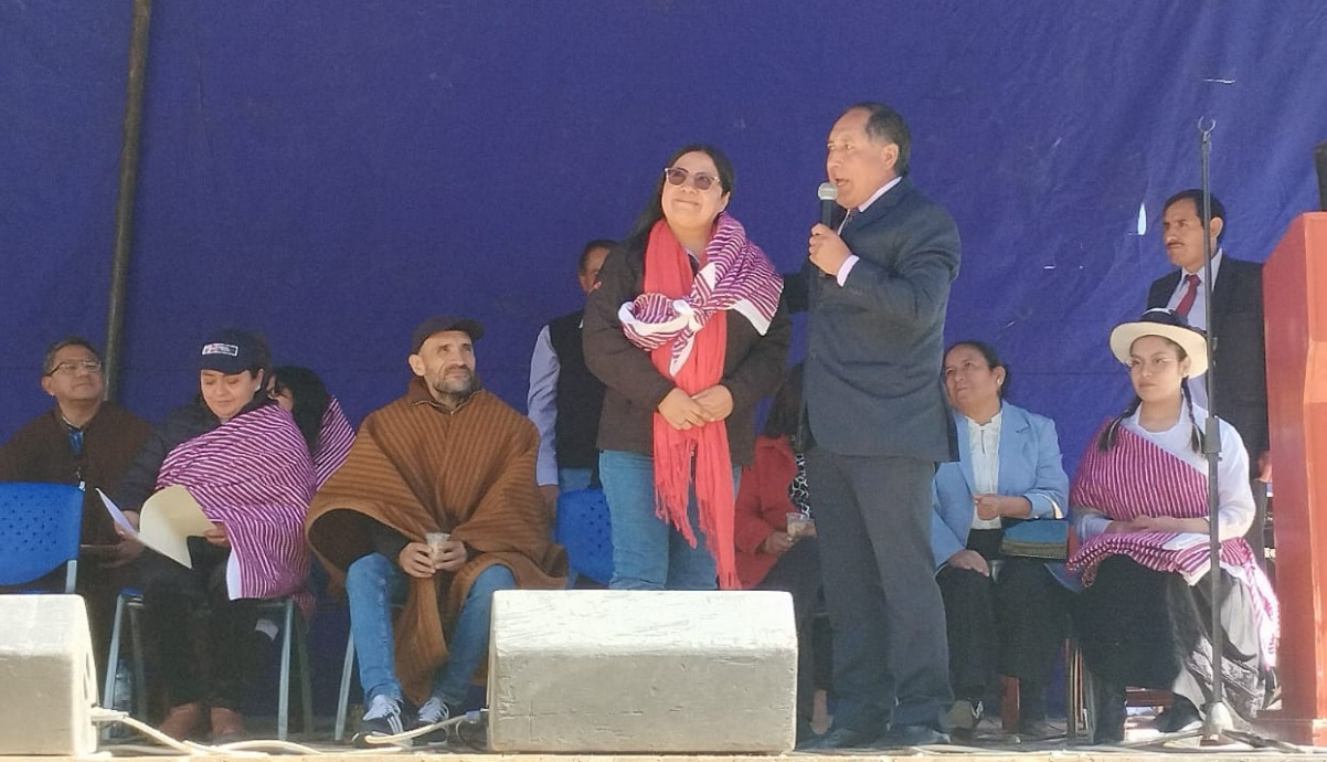 Huamalíes: Colocan primera piedra en obras de institución educativa “Daniel Fonseca”