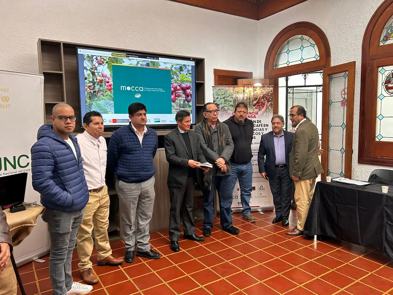 Invierten S/130 millones para mejorar 10 000 hectáreas de café en el norte del Perú