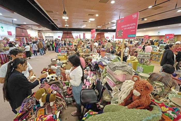 I-FERIAS-DE-ARTESANIA--Una-ventana-a-la-identidad-peruana-en-Fiestas-Patrias-I.webp