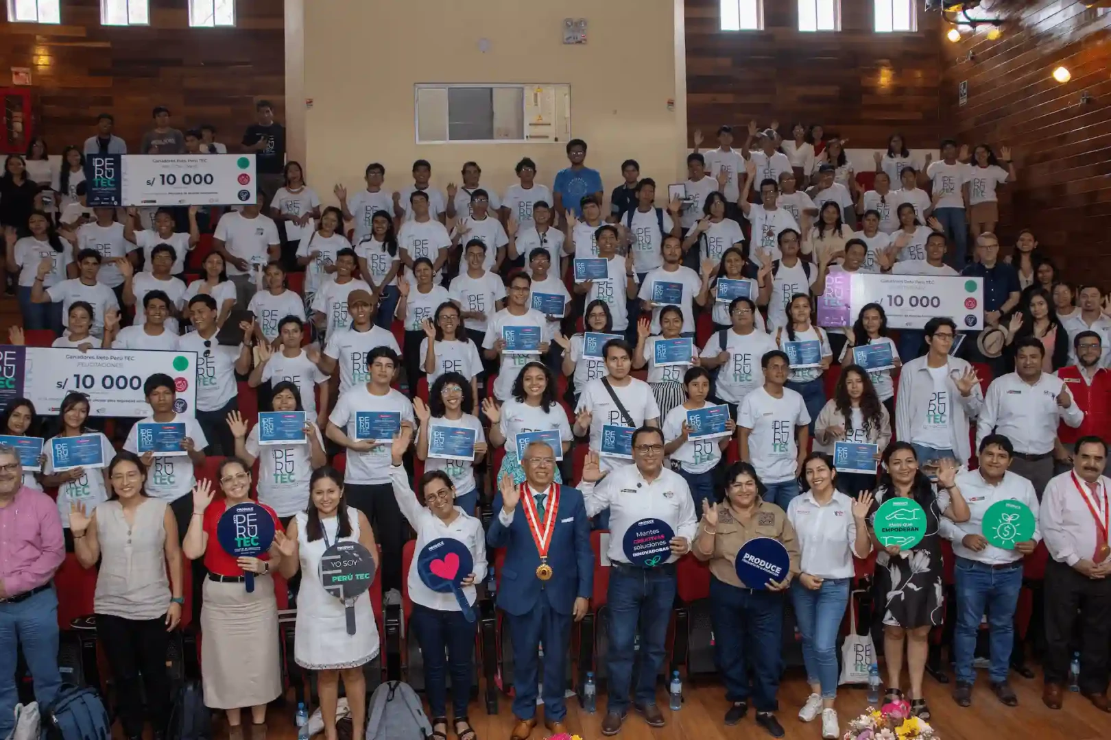 Jóvenes ucayalinos presentan propuestas innovadoras y sostenibles en el Reto Perú Tec
