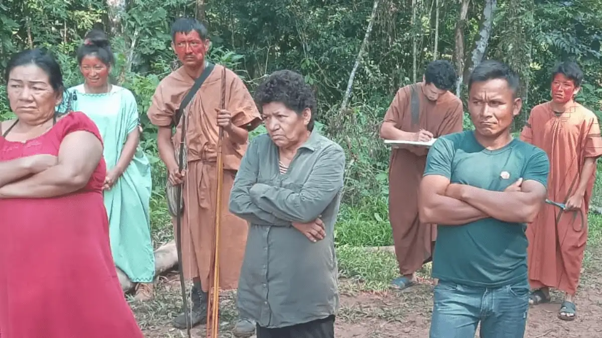 Pasco Yaneshas y asháninkas aplican castigo ancestral a funcionarios por invasión