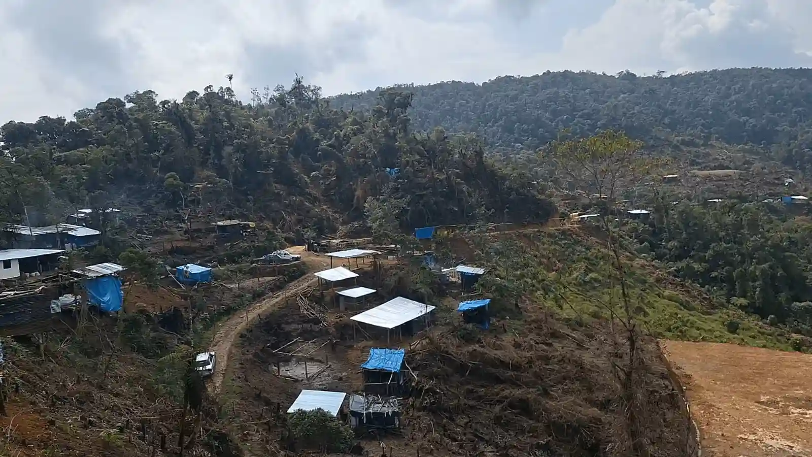 Huánuco: Invasores atacan con violencia a alcaldesa y periodistas en el distrito de Pillao
