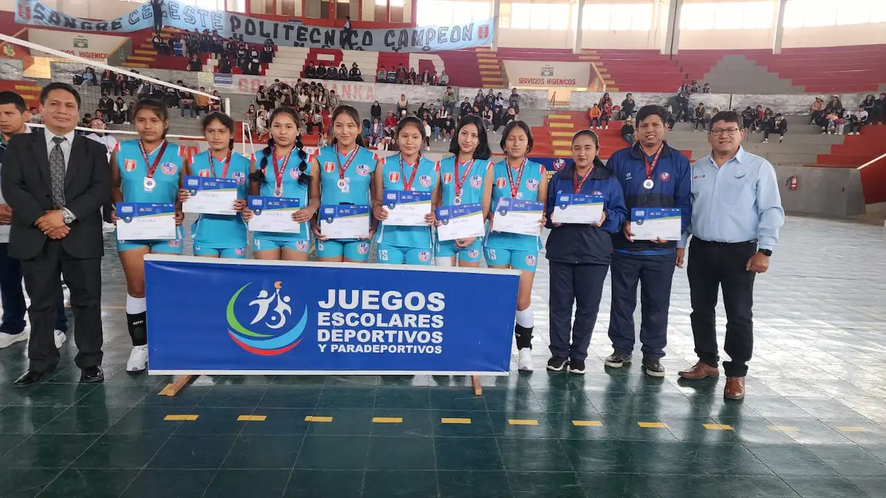 Escolares de Satipo obtuvieron buenos resultados en torneo regional de voley